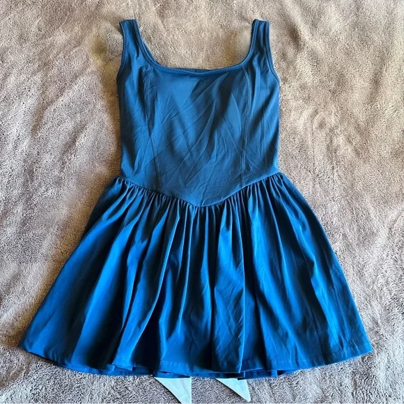 navy blue athletic dress with a large white removable bow size L - Picture 6 of 13